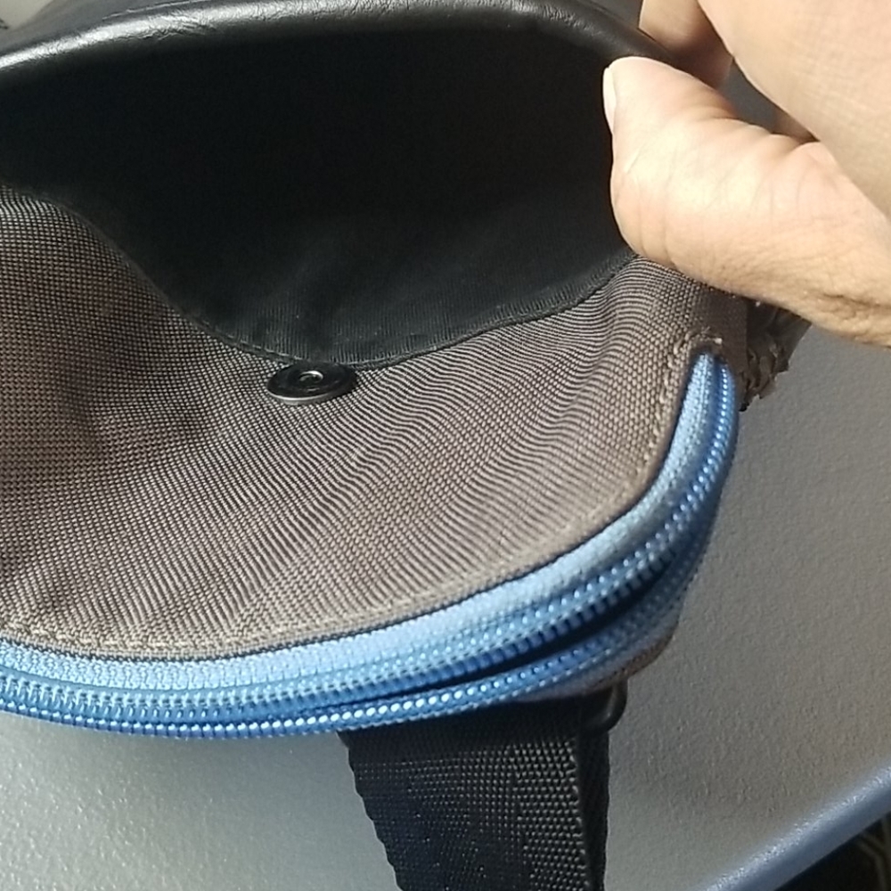 Hugo Boss Envelope Bag - Picture 16 of 16
